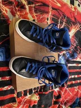 Nike Men’s Black and Blue High-Top Sneakers with White Sole